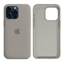 Capinha iPhone 15 Pro Max em Silicone com Interior Aveludado
