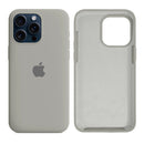Capinha iPhone 15 Pro Max em Silicone com Interior Aveludado