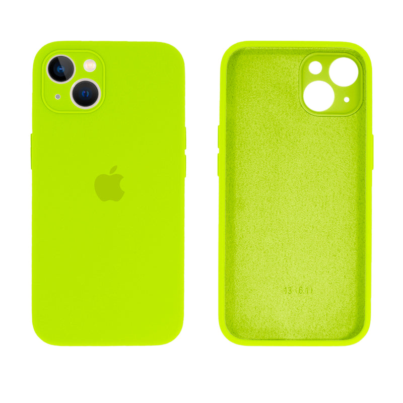 Capinha Celular iPhone 13 Silicone Aveludado com Proteção Câmera